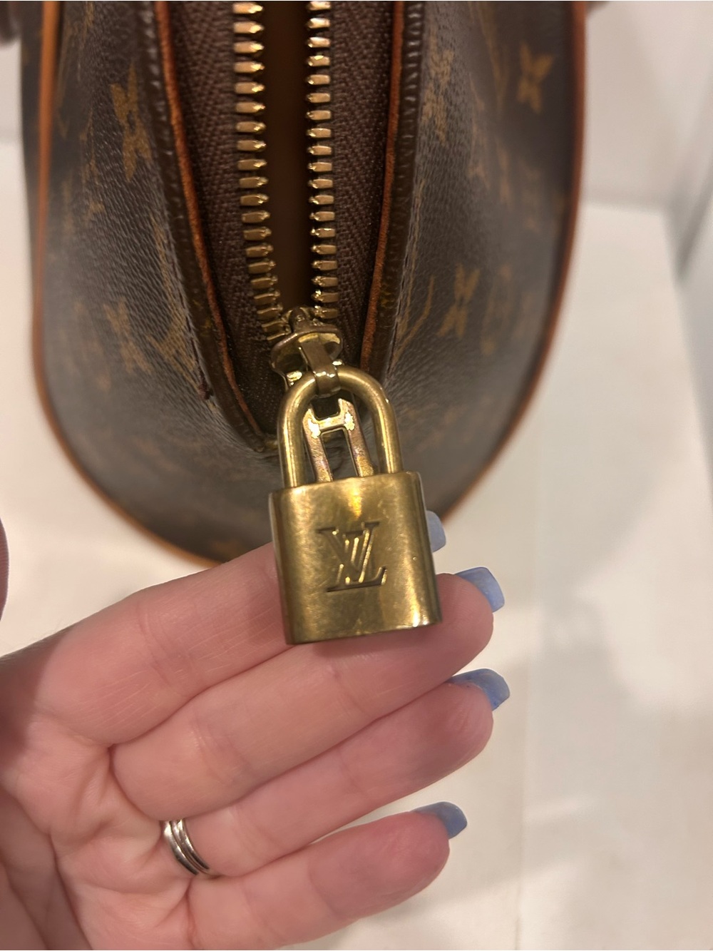 Louis Vuitton Monogram Brown Ellipse Satchel with Vachetta Trim - Picture 7 of 12